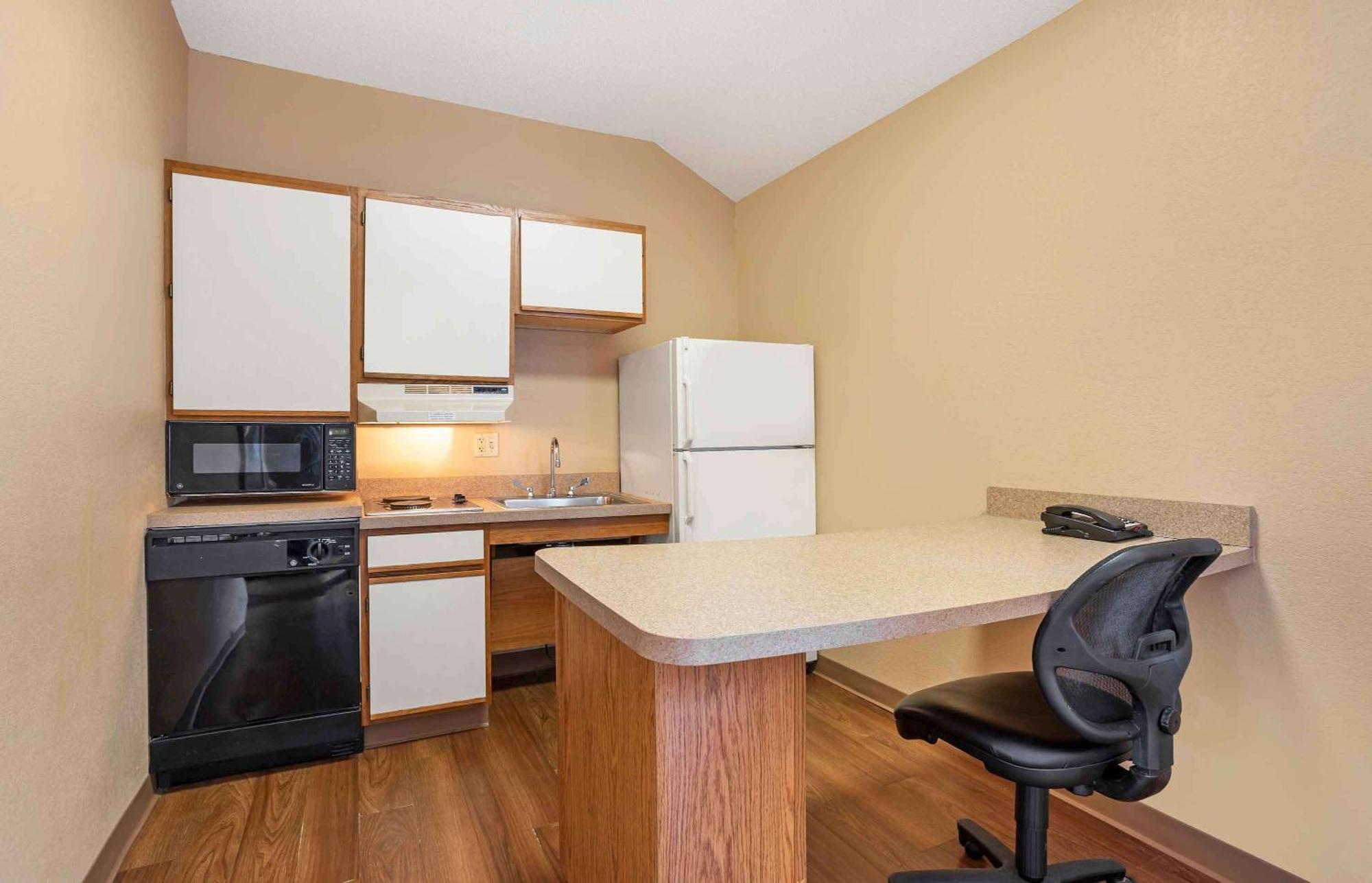 Extended Stay America Select Suites - Jacksonville Salisbury Rd Southpoint Exterior foto